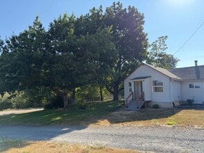 Building Photo - 42116 Gilbert Ln