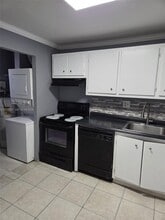 Building Photo - 8040 N Colony Cir
