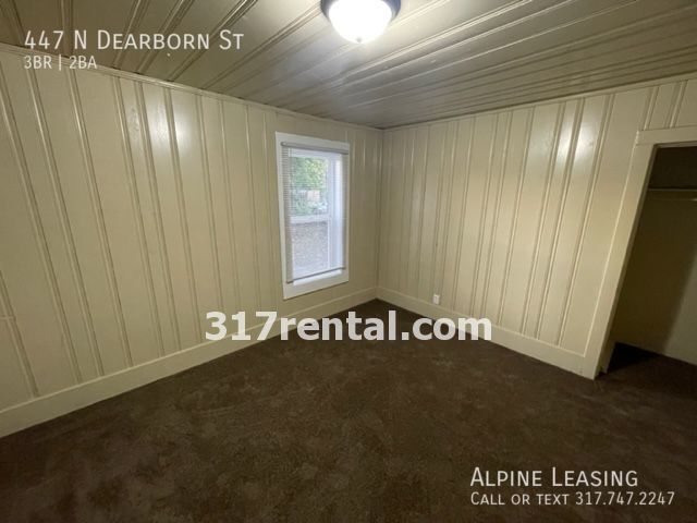 Building Photo - Spacious 3 bedroom