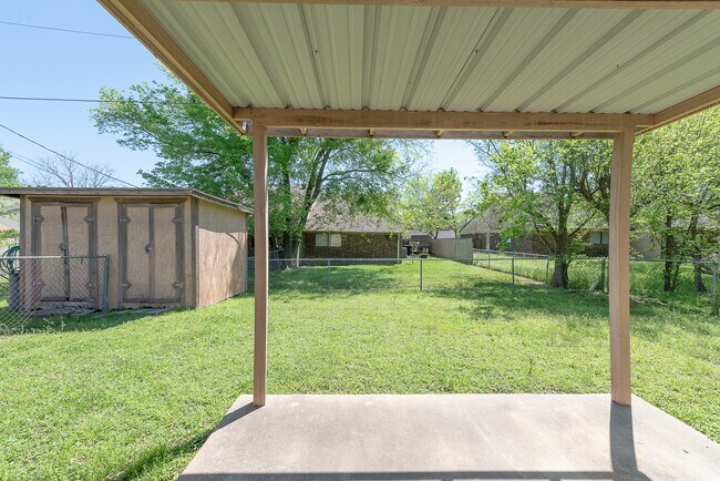 Backyard - 308 Columbia Ct