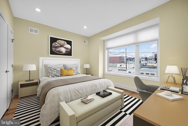 Foto del edificio - 2028 Trenton Ave