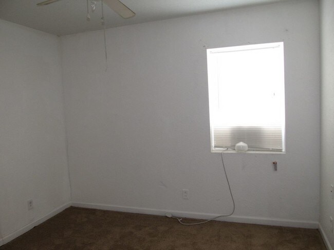 Foto del edificio - 704 N Willow Ave