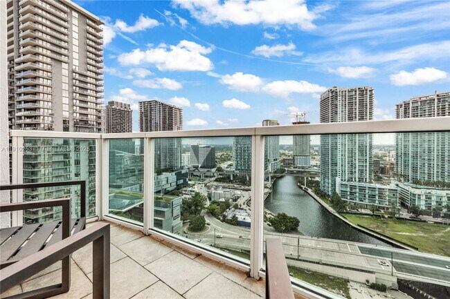 Foto del edificio - 41 SE 5th St