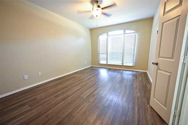 Foto del edificio - 13520 Valley Mills Dr