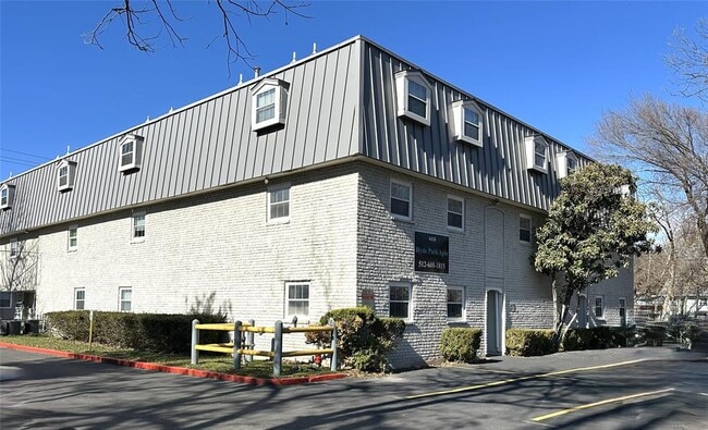 Foto del edificio - 4410 Avenue F