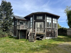 Building Photo - 3747 Trinity St