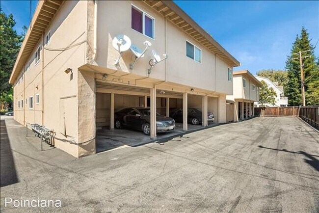 Building Photo - 3716-3726 Poinciana Dr