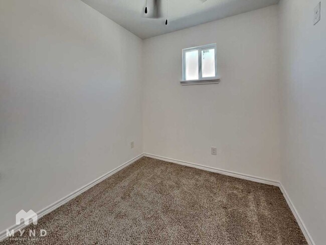 Foto del edificio - 3034 W Salinas St