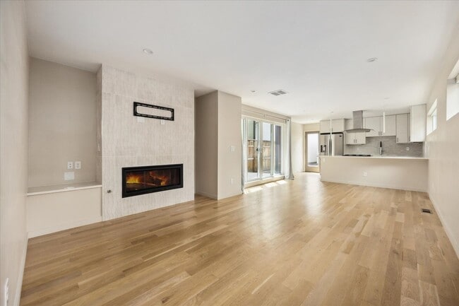 Upscale rear unit in the heart of Denver! - Upscale rear unit in the heart of Denver! House