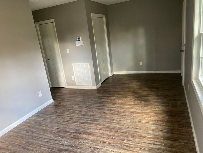 Foto del edificio - One Bedroom / One Bath Duplex Blountville, TN 37617