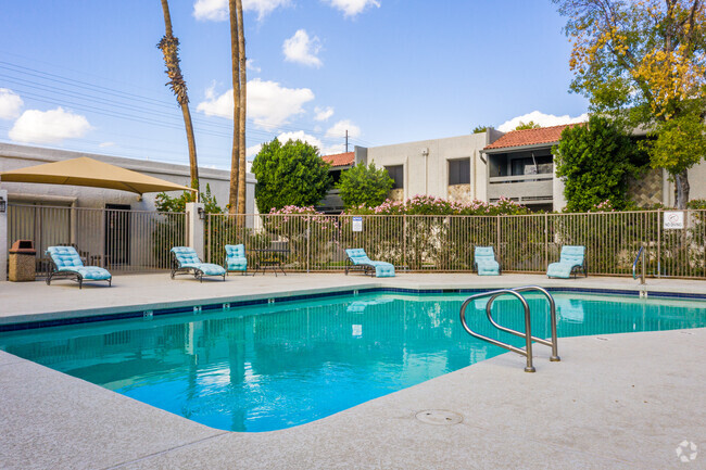 Piscina - Shadow Ridge Apartments