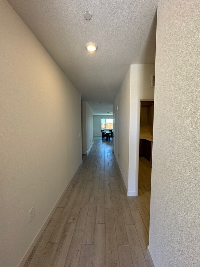 Building Photo - New and Open