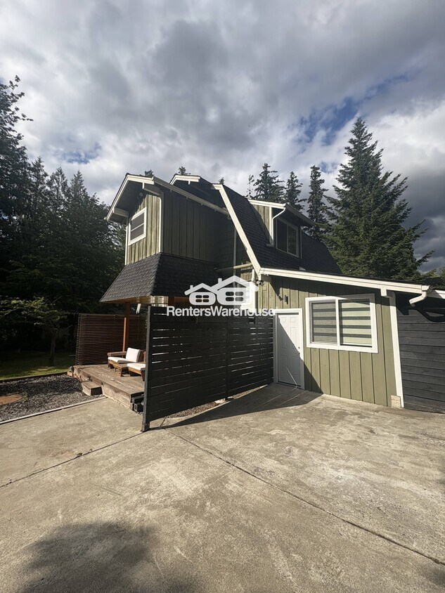 Primary Photo - 23806 SE 59th St