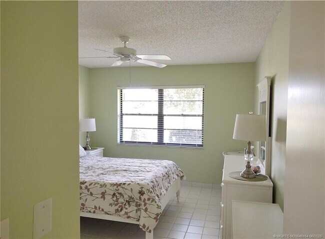 Foto del edificio - 5211 SE Sea Island Way