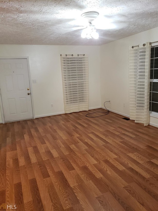 Foto del edificio - 2129 Arlin St NE