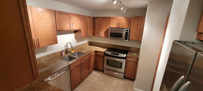 Kitchen - 8395 SW 73rd Ave