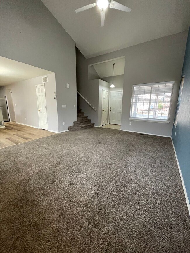 Foto del edificio - 6511 Stagecoach Ave