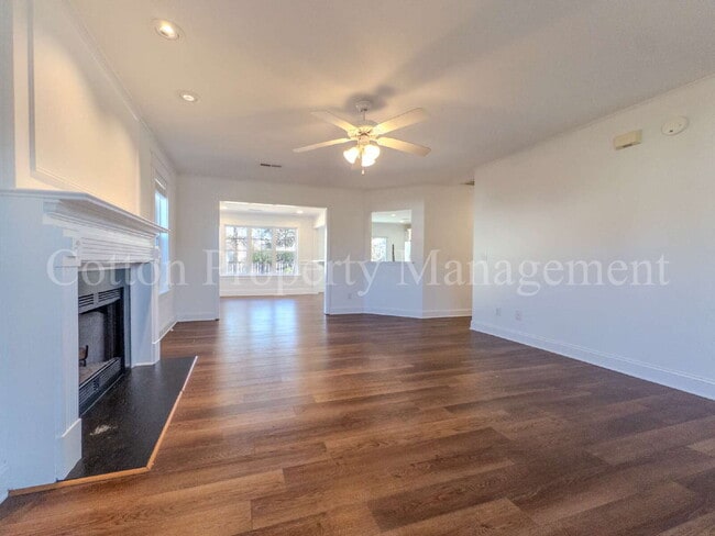 Building Photo - 4BR/2.5BA Pet Friendly home – BONUS Electricity Included! – Close to Beach & Shopping – $2,600/month