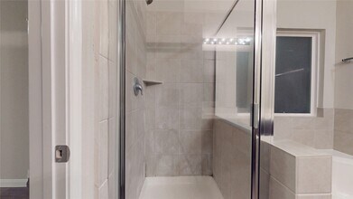 Building Photo - 3535 Cannon Dr