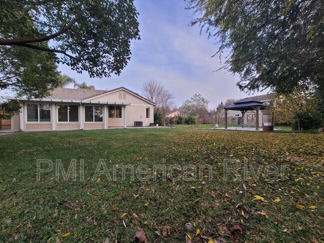 Building Photo - 9420 Cristo Way