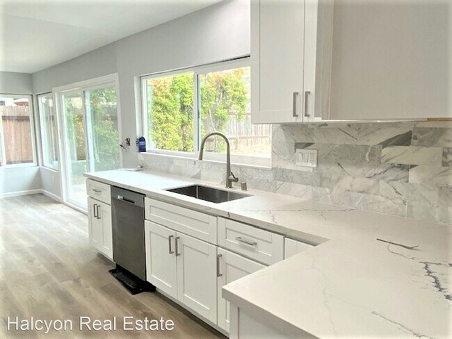 Building Photo - 4 br, 2.5 bath House - 9483 Aldabra Court