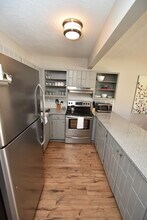 Building Photo - 833 Straight Creek Dr