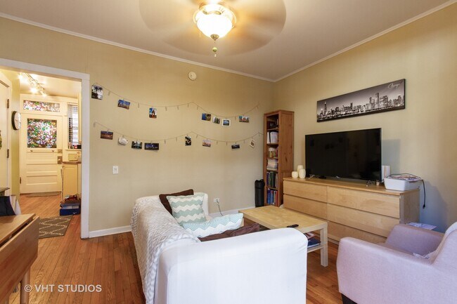 Foto del edificio - 715 W Barry Ave