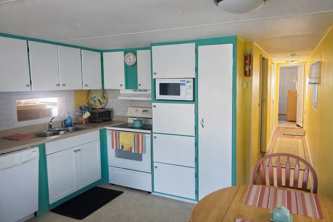 Building Photo - 130 Patricia Ave