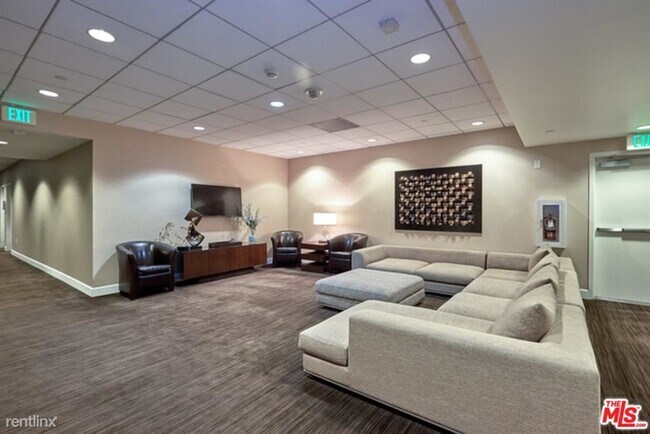 Building Photo - 1 br, 2 bath Condo - 3223 W 6th St Unit 308