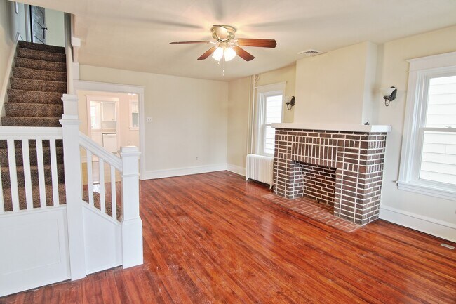 Foto del edificio - Beautifully Renovated 3BD/1BA Twin!