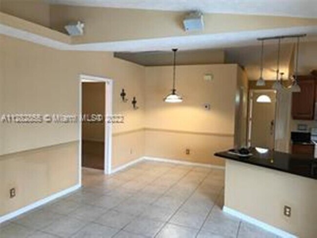 Photo - 527 SE Cliff Rd House