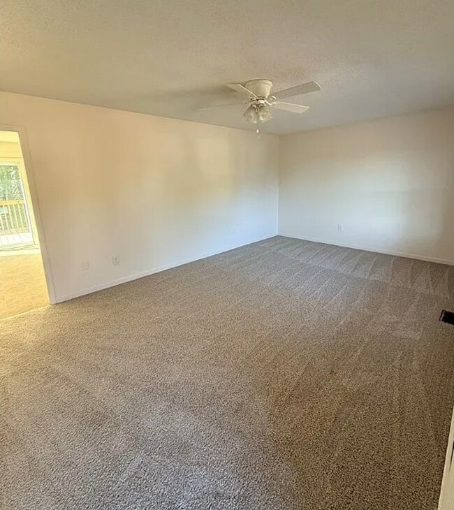 Foto del edificio - Newly Renovated 3 Bedroom 2 Bathroom Home In Clemson