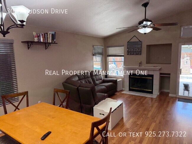Foto del edificio - 3083 Hudson Dr
