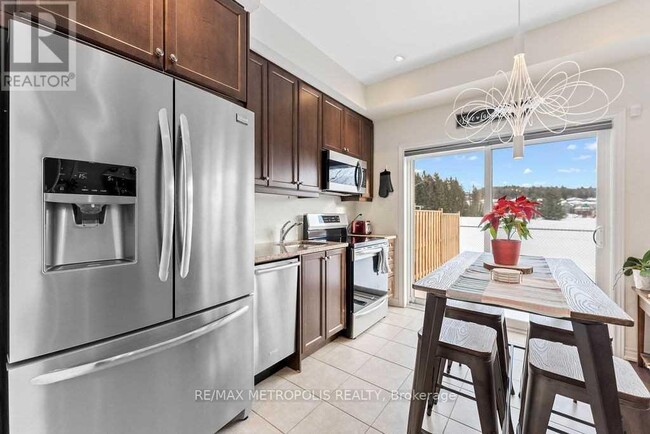 Building Photo - 45 Deneb St