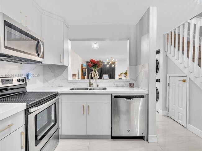 Foto del edificio - 6747 Sienna Club Dr