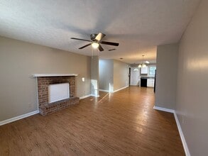 Building Photo - 115 Vintage Ct