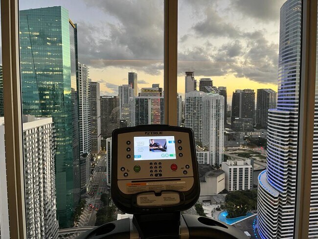 Foto del edificio - 151 SE 1st St