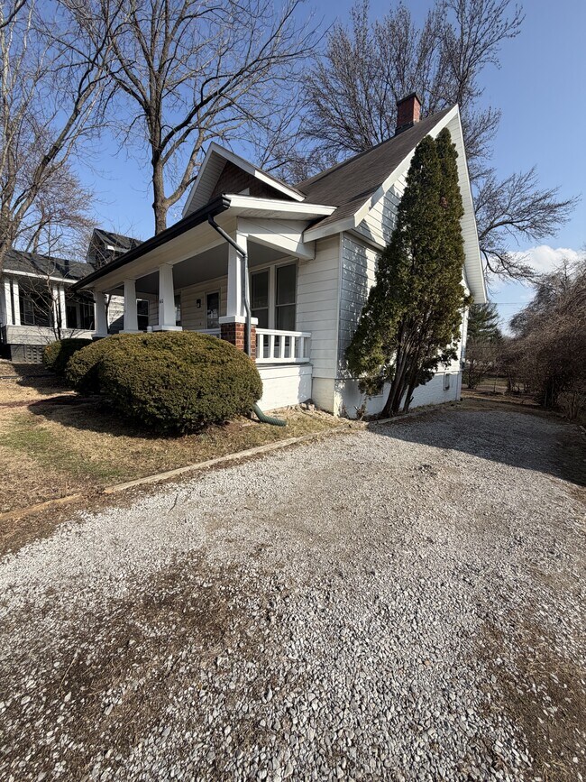 Building Photo - 601 N Church St