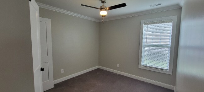 Building Photo - 3924 Pensacola Dr