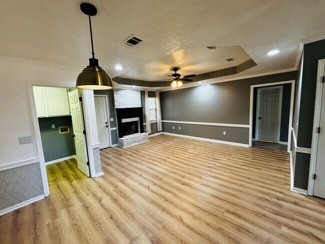 Building Photo - 5062 Womack Dr