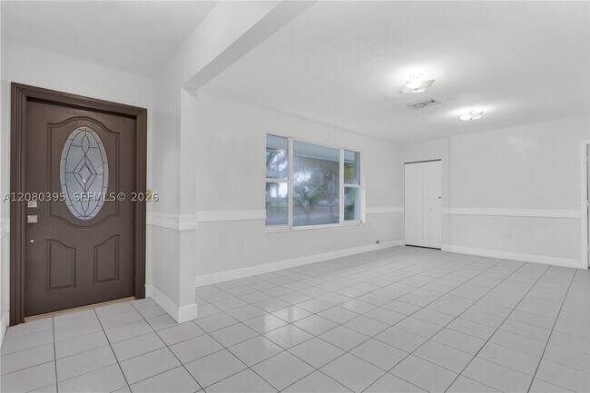 Building Photo - 9441 SW 27th Dr