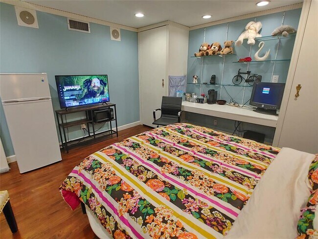 Foto del edificio - 2320 Gramercy St
