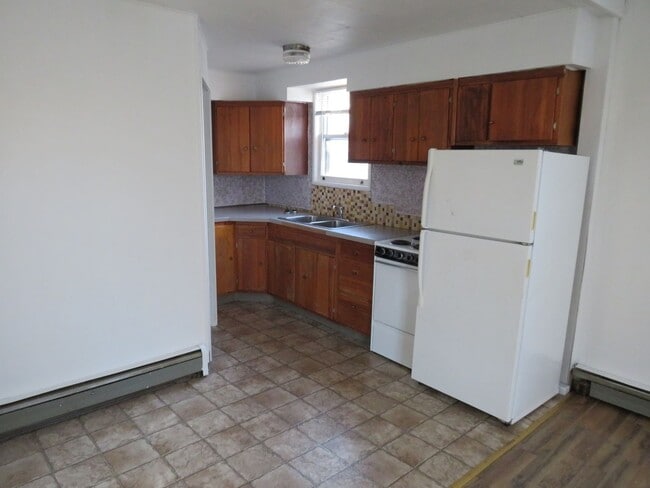 Building Photo - 144 Yellowstone Ave