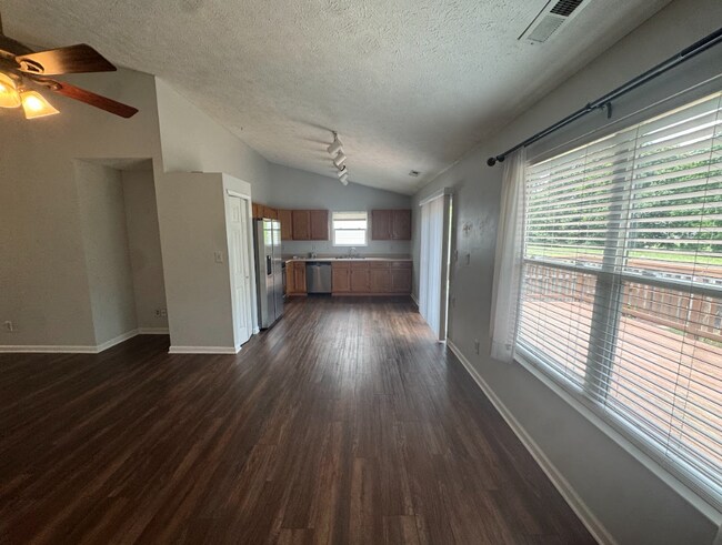 Building Photo - 778 Kingston Cir