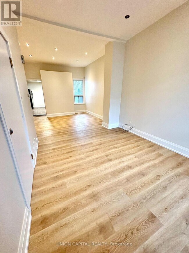 Photo du bâtiment - 16 Symington Ave