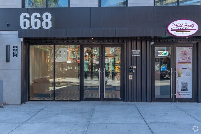 Entrance - 666-668 Bushwick Ave