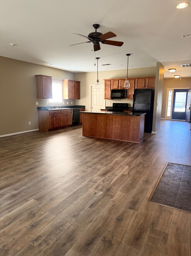 Foto del edificio - 1017 Fairbank Ln