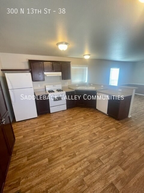 Building Photo - 300 N 13th St