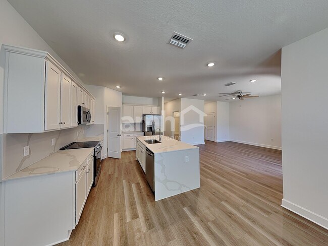 Foto del edificio - 16430 Cheyanne Ct