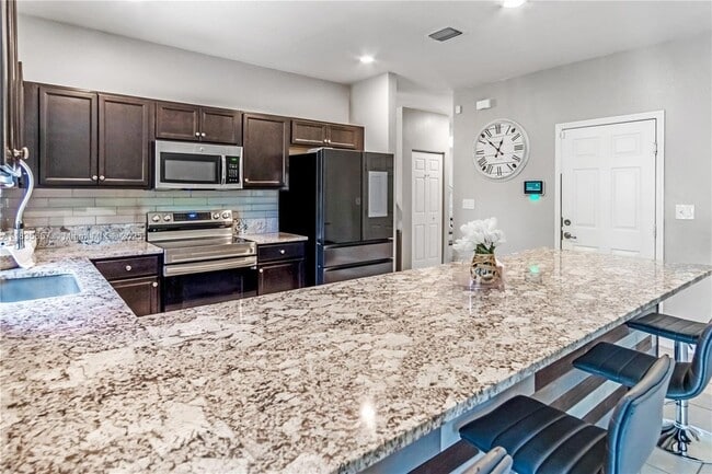 Building Photo - 724 SE 37th Ave